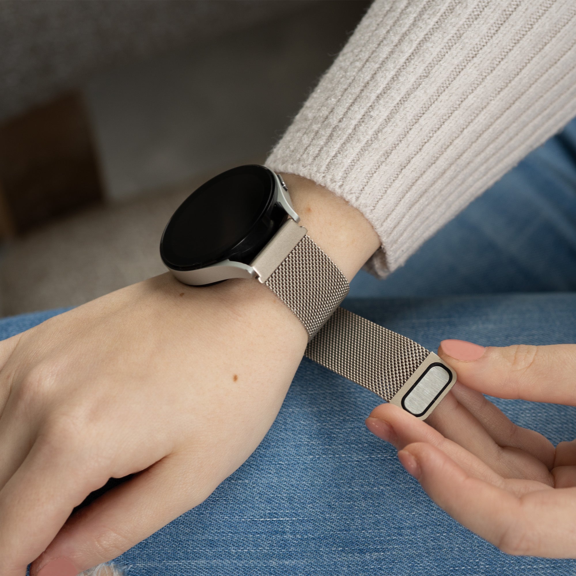Řemínek Milanese pro Samsung Galaxy Watch 4 — 40mm síťovaný řemínek Starlight