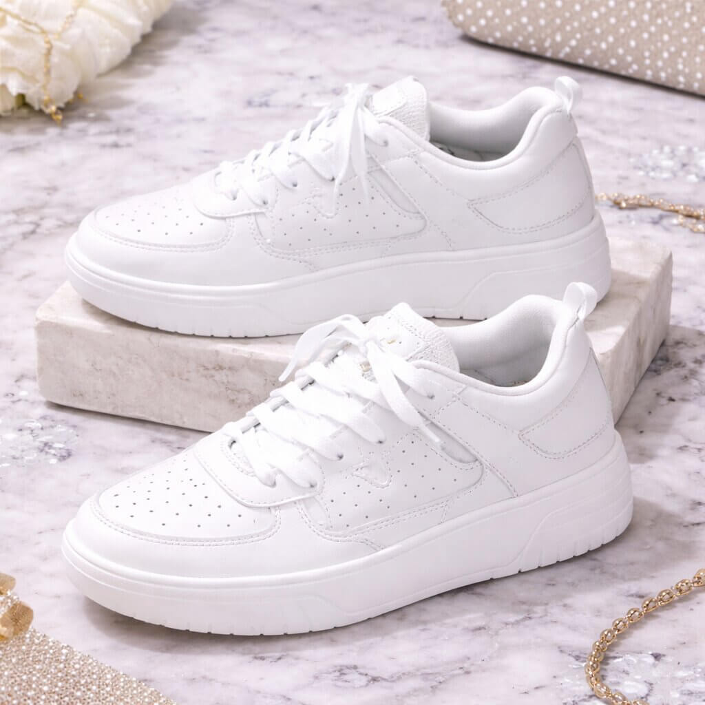 Lunavia Women’s Casual Sneakers — Lightweight, Breathable Upper, Soft Insole