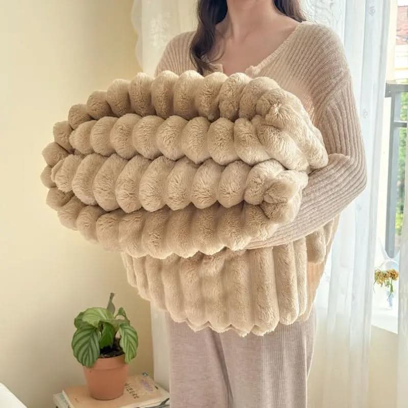 CLOUDHARE Plüschdecke aus Kaninchen-Milchvelours – Passendes Set aus Decke und 2 Kissenbezügen