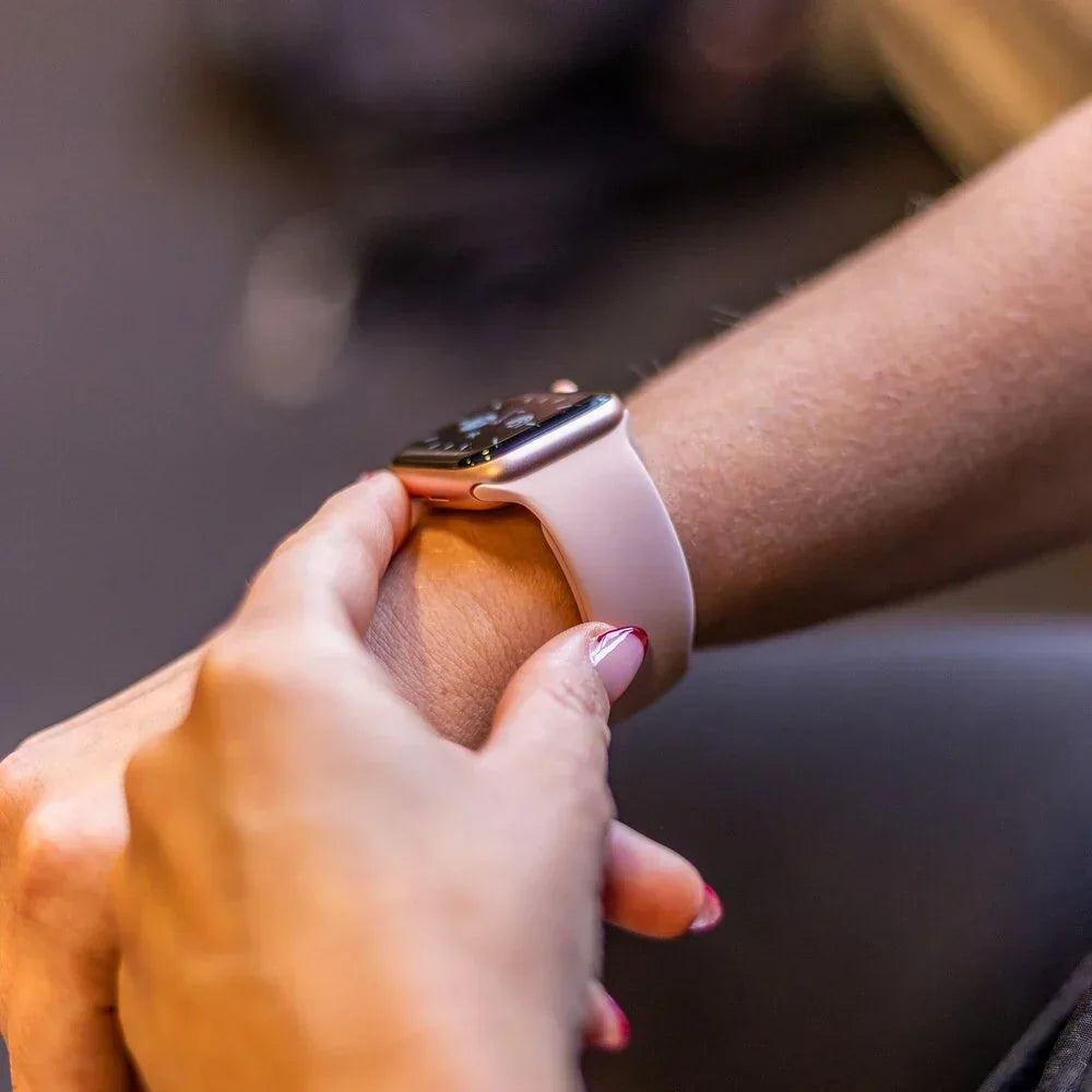 Silikonový řemínek pro Apple Watch — edice Antique Pink