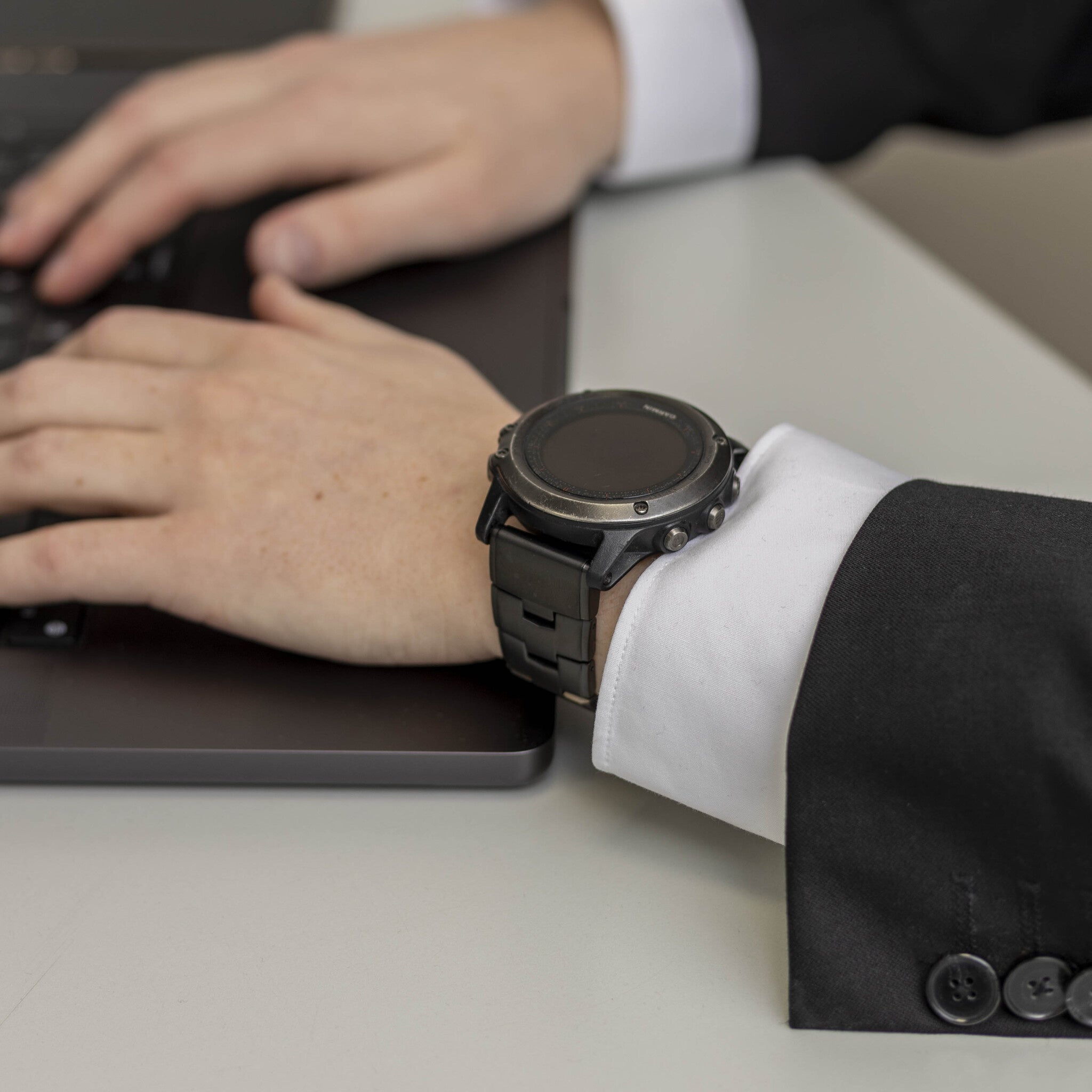 Sort titaniumurrem til Garmin Fenix 5 Plus og Fenix 6 Pro