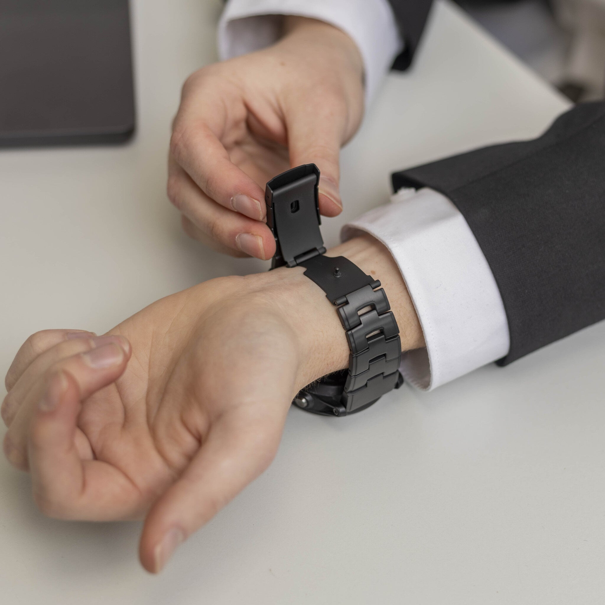 Sort titaniumurrem til Garmin Fenix 5 Plus og Fenix 6 Pro
