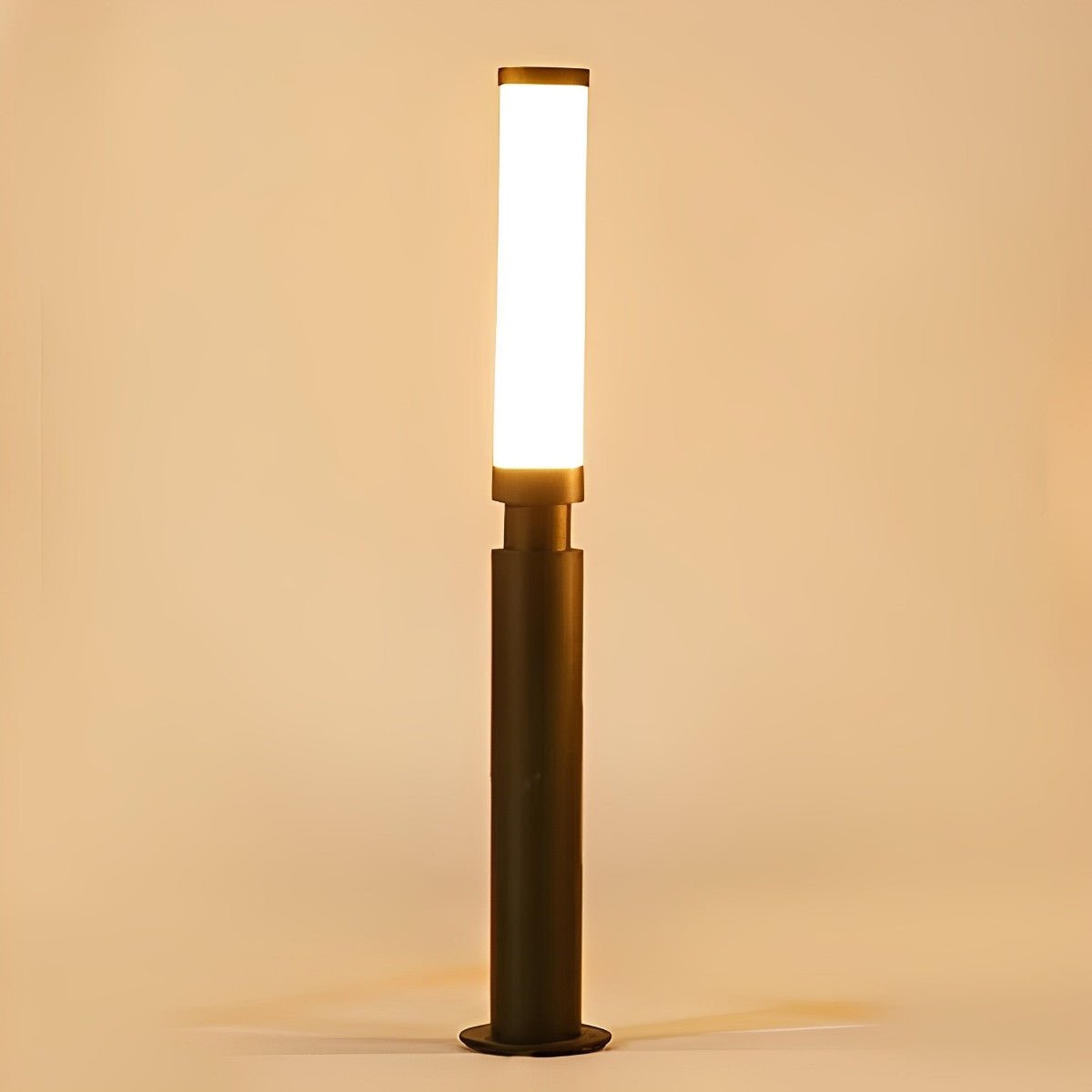 Black Aluminum Post Lamp 6W IP55 Outdoor Pathway Light For Driveway And Courtyard