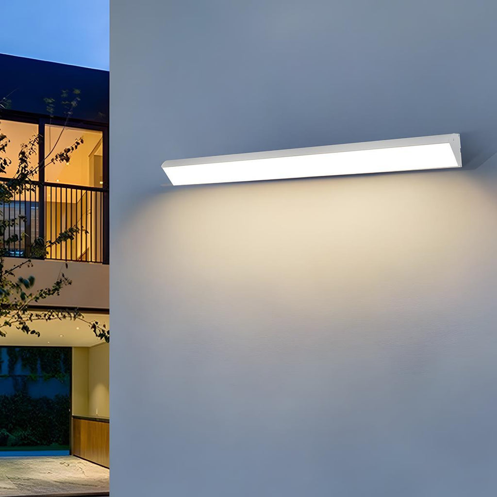 LumaNest Outdoor LED Strip Lights With IP65 Waterproof Rating And 120-Degree Adjustable Beam
