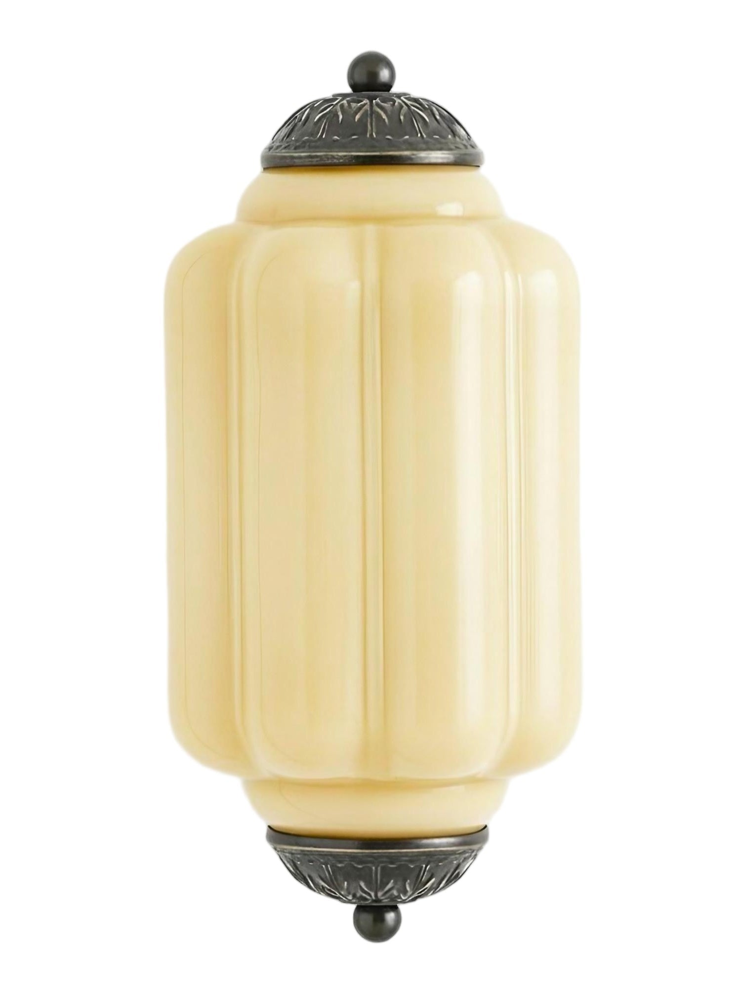 Væglampe i mælkehvidt glas til soveværelset eller gangen i skandinavisk stil